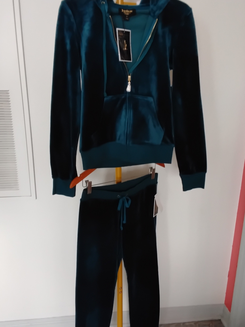 Black Label!!! Juicy Couture Teal Velour Zip Hoodie & Joggers Set